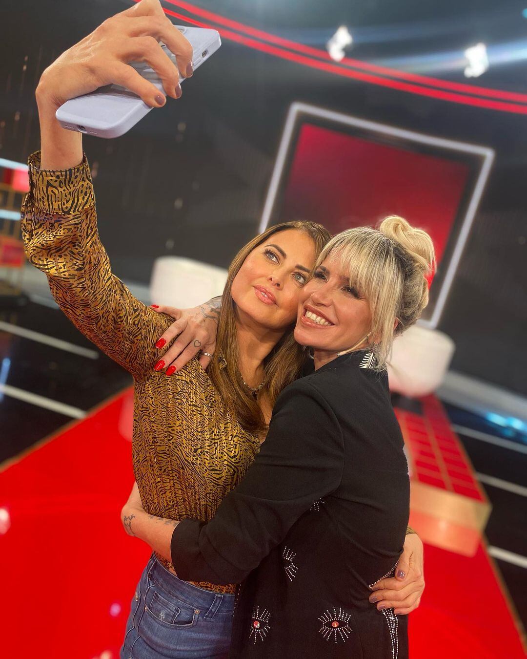 Silvina Luna y Florencia Peña volvieron a posar juntas y despertaron el suspiro de todos