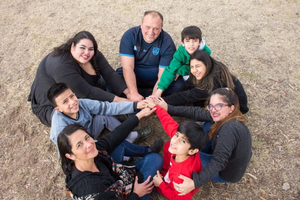 Con la familia compuesta por tres nenas llegaron las ganas de tener un varón, aunque en ese momento vino acompañado de una fuerte decisión en lo laboral - 