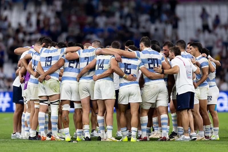 Los Pumas dejaron atrás la derrota inicial en el Mundial y derrotaron a Samoa, aunque sin brillar. (Prensa UAR)