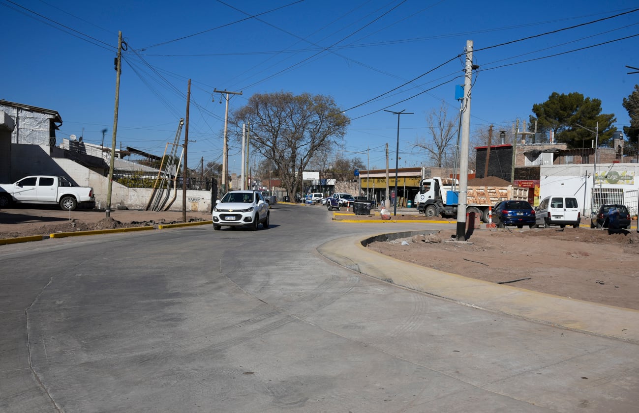 Obras de hormigonado en la manga Sureste de la rotonda de Mathus Hoyos y Avellaneda