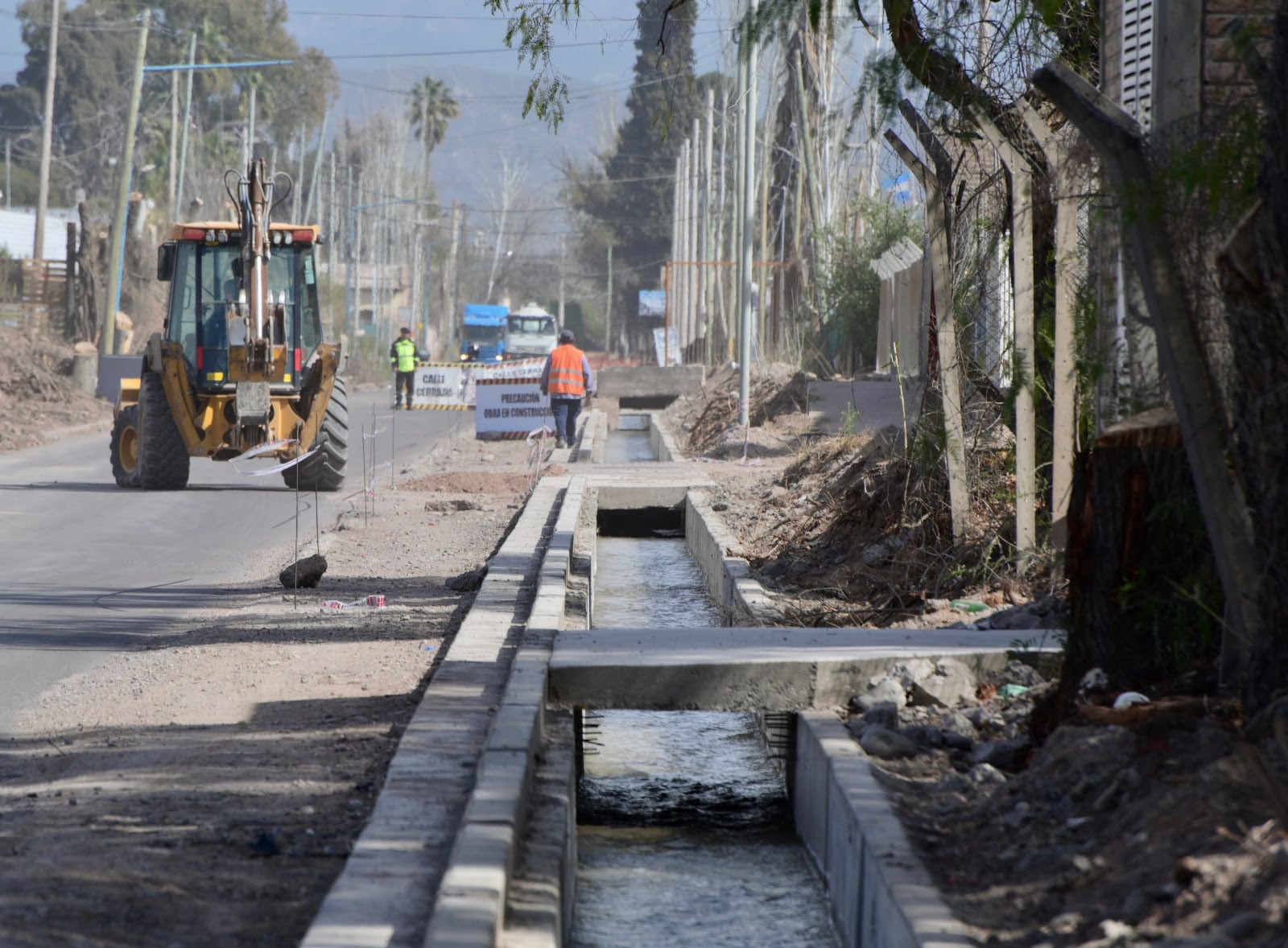 Trabajos de ensanche y remodelación de calle Alsina