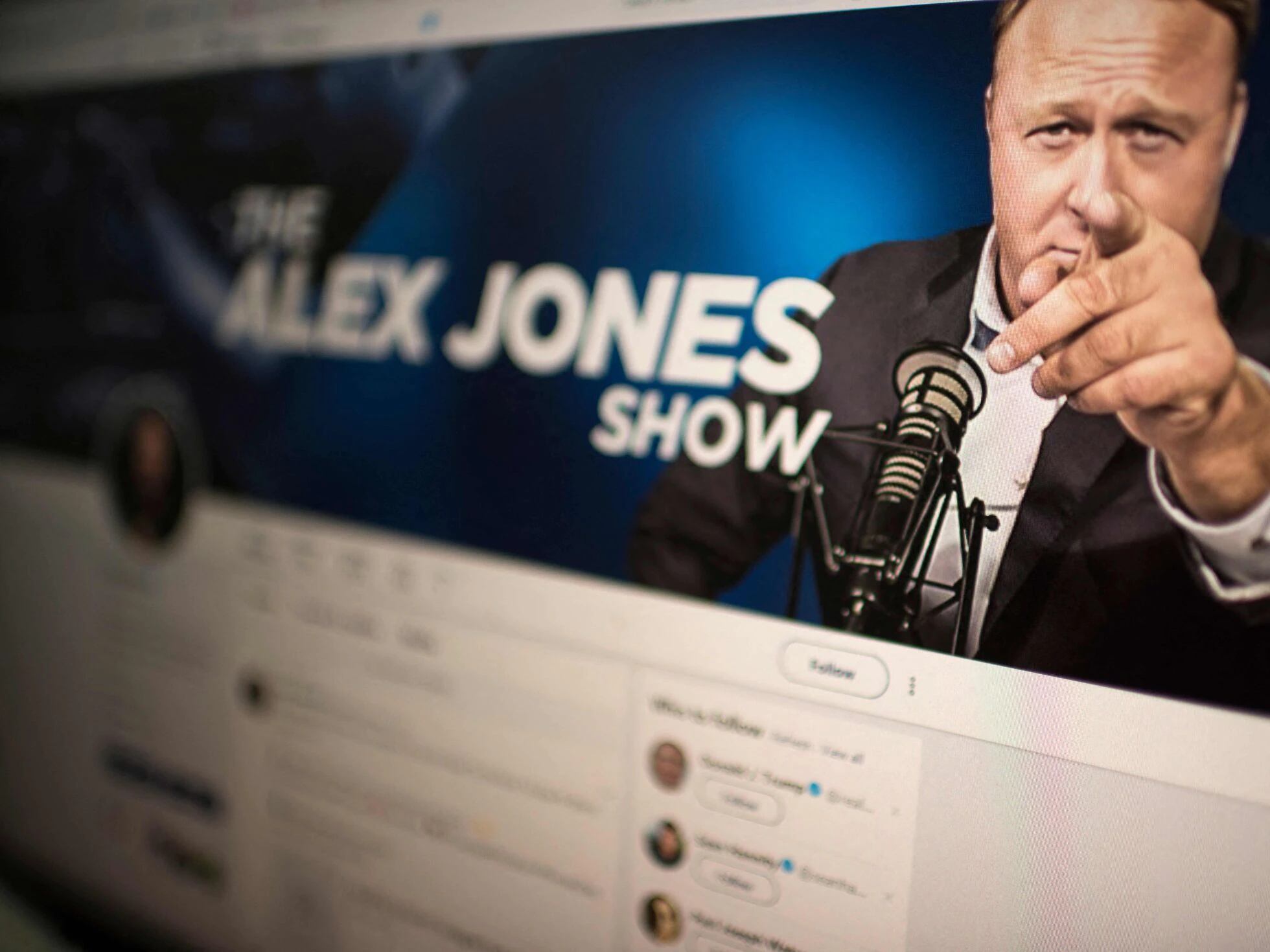 Alex Jones fue condenado a pagar USD 45 millones. Foto: Web