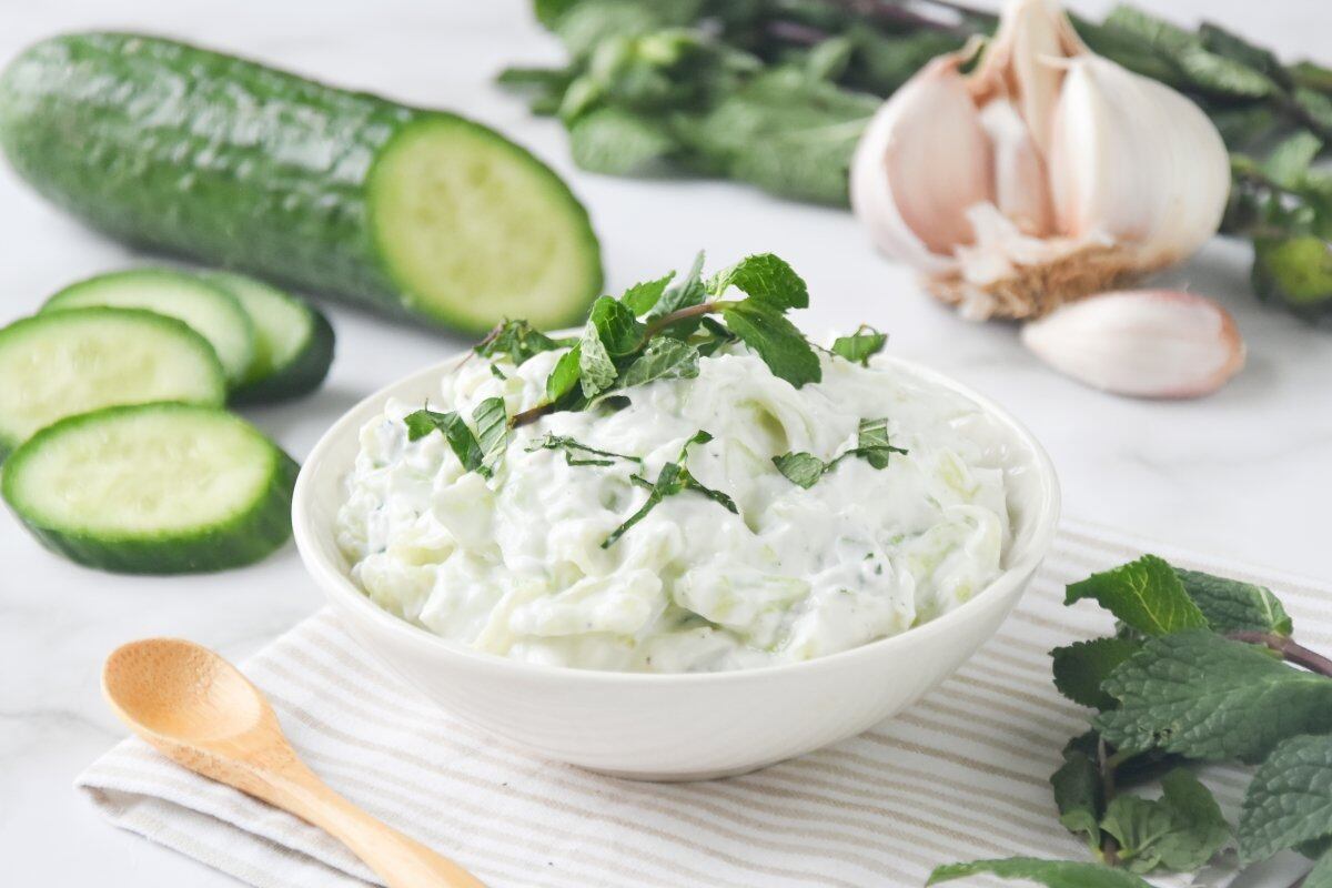 Receta sencilla para hacer salsa Tzatziki en casa