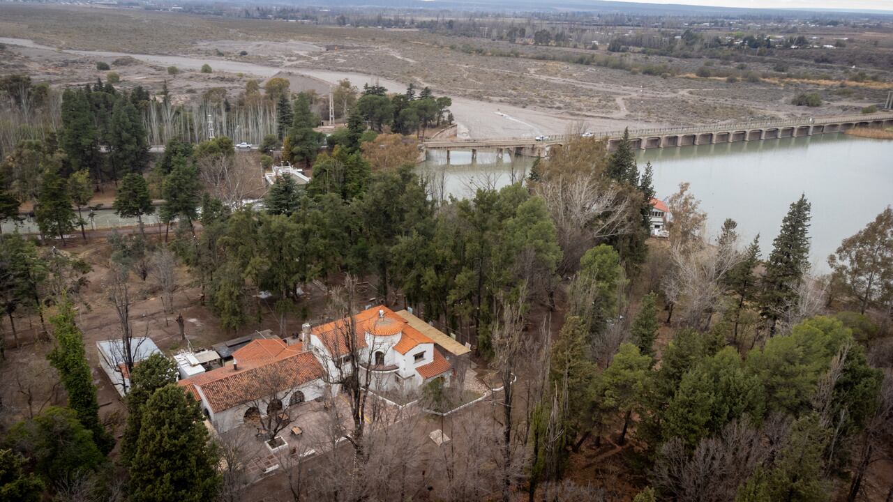 La hosteria de Luján de Cuyo, junto al río Mendoza.

Foto: Ignacio Blanco / Los Andes

