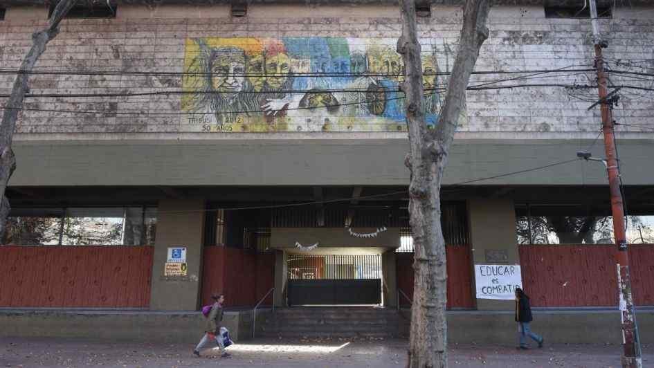 La Universidad Nacional de Cuyo (UNCuyo) implementó este año una nueva modalidad para el ingreso a sus colegios secundarios. Sede del CUC. (Los Andes)