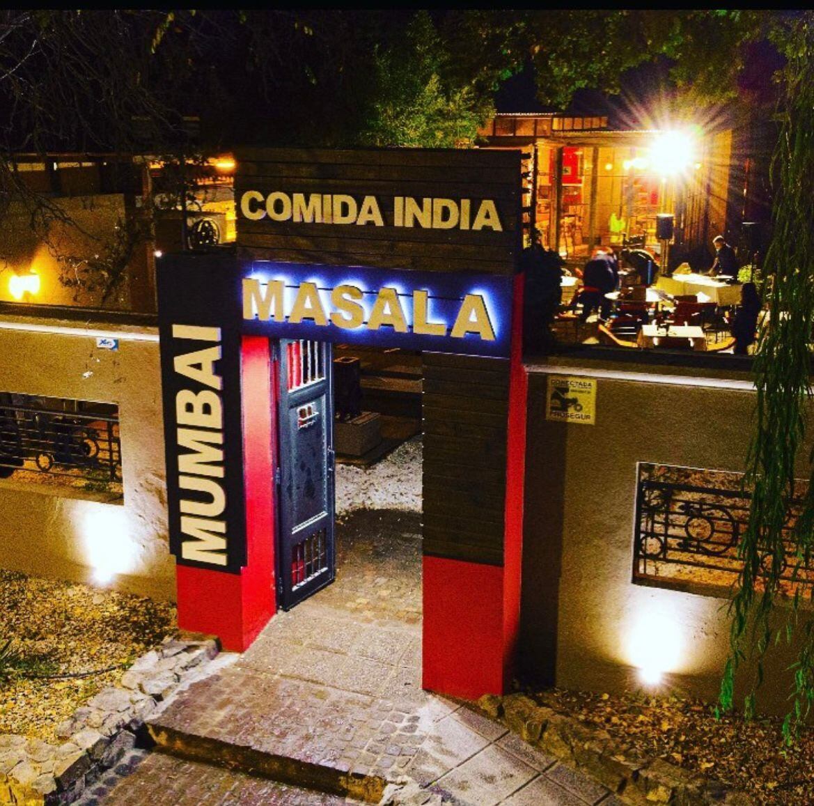 Mumbai Masala cuenta con dos locales: uno ubicado en San Lorenzo al 656, Ciudad de Mendoza; y otro ubicado en Viamonte al 4134 en Chacras de Coria.