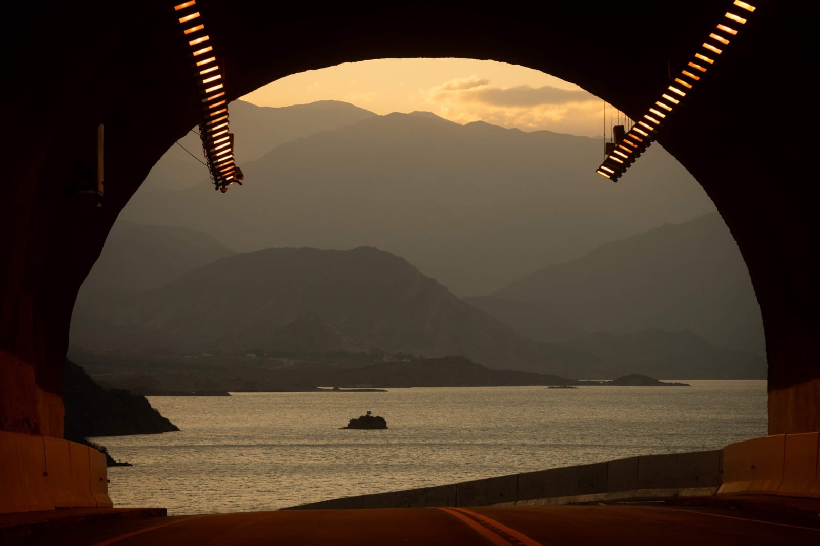 El nuevo tunel de Cachuta - Potrerillos sigue cautivando con sus postales Foto: Ignacio Blanco