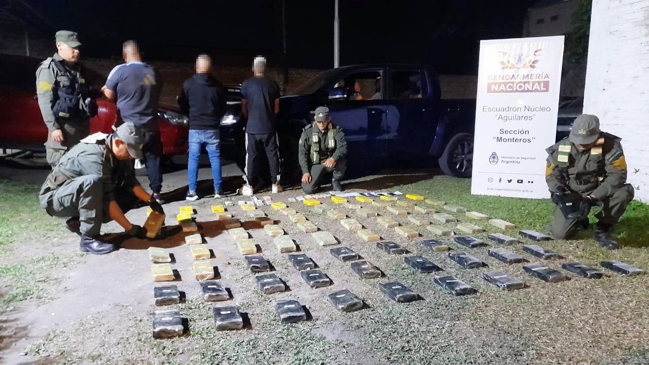 Detienen a tres personas en Tucumán por rellenar una camioneta con 84 kilos de cocaína. Foto: Gendarmería Nacional Argentina