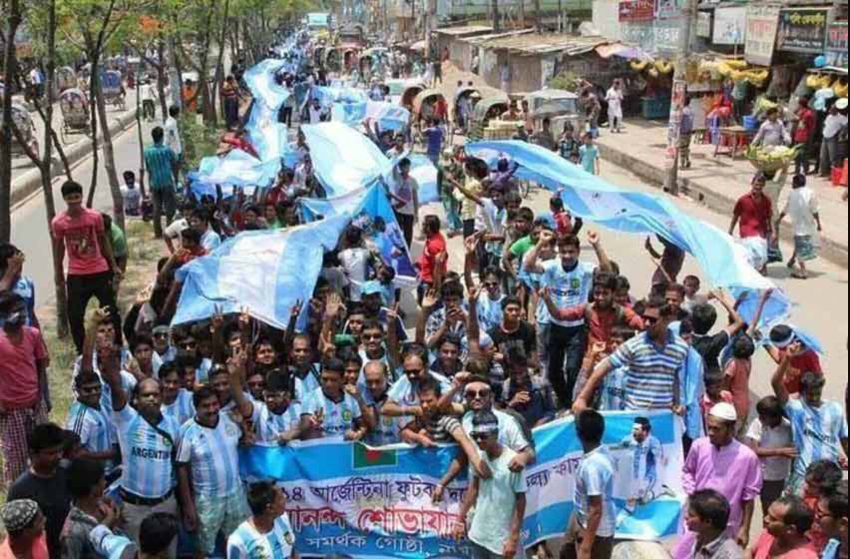 Un bangladesí explica la pasión de Bangladesh por Argentina: “No tienen una idea de cuánto los amamos”. Foto: Robiul Hossain