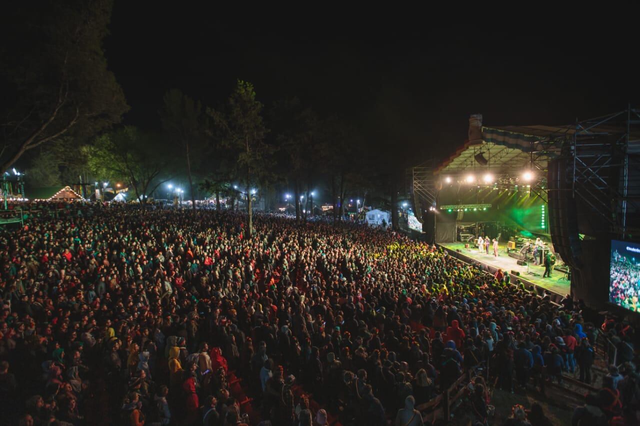 Oktoberfest, cuenta con shows en vivo para toda la familia. El valor de la entrada da acceso a los show musicales. 