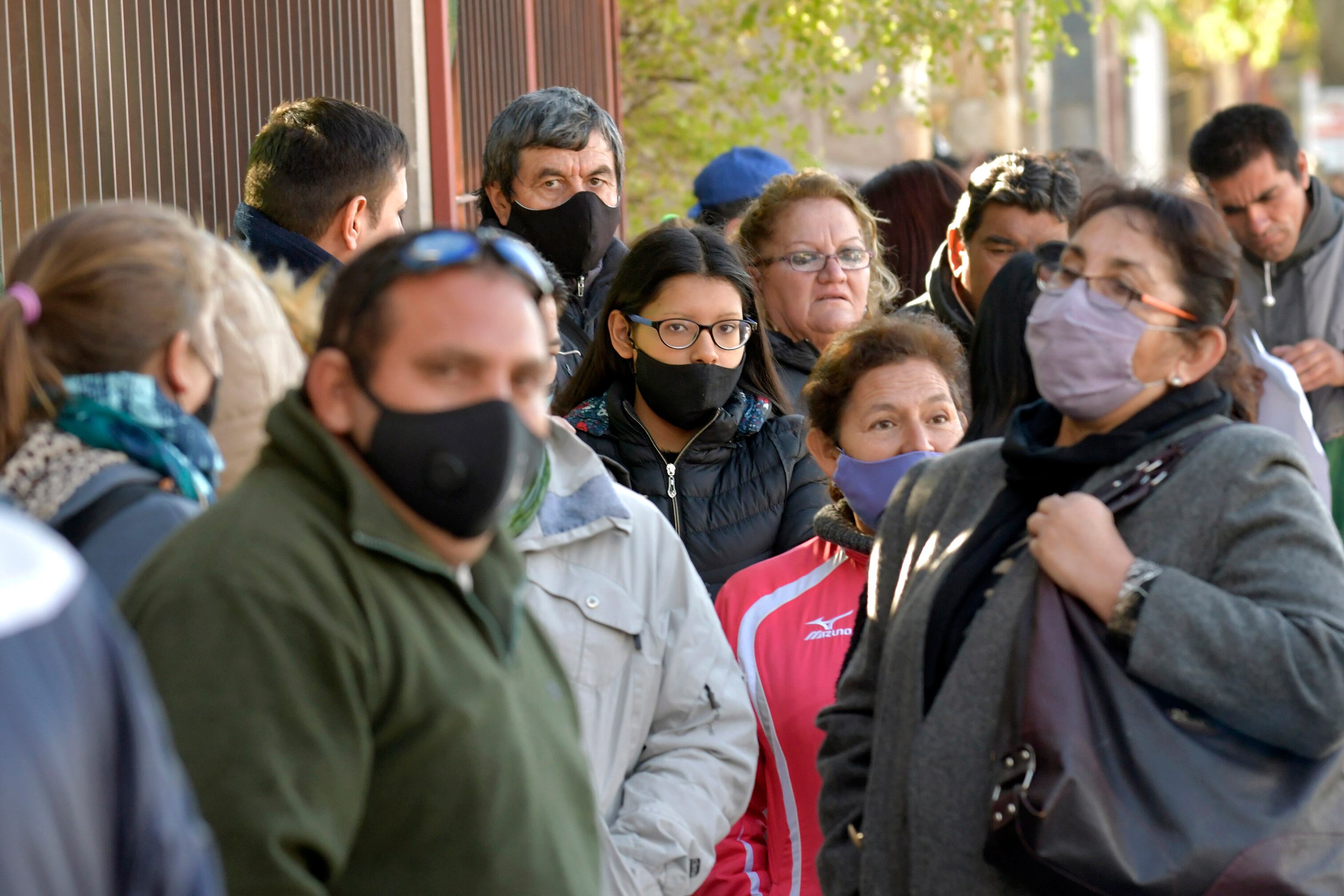 Cómo pagar desde $150 al mes por telefonía, internet y televisión y quiénes pueden pedirlo - Foto: Orlando Pelichotti / Los Andes