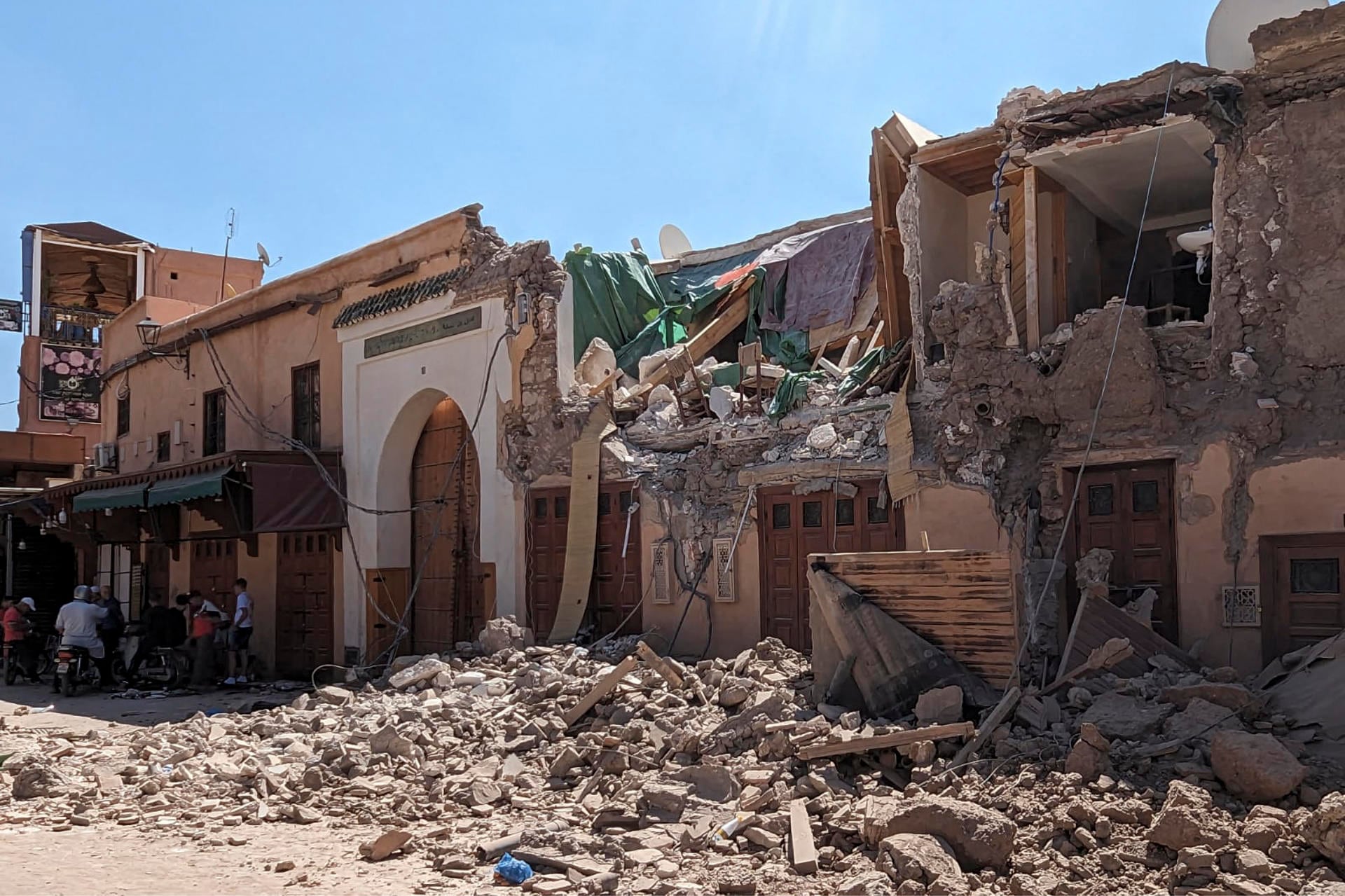 Un potente e inusual terremoto que sacudió Marruecos el viernes por la noche dejó más de mil muertos y cientos edificios dañados desde la histórica ciudad de Marrakech hasta localidades en la cordillera del Atlas. / Foto: EFE 