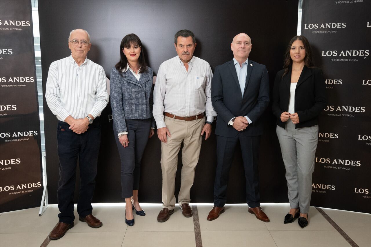 Disertantes de la nueva edición del Ciclo Pilares: Francisco Bravo, Marisa Repetto, Gustavo Giorgetti, Dalmiro Garay y Bárbara Peñaloza. Foto: Ignacio Blanco / Los Andes 