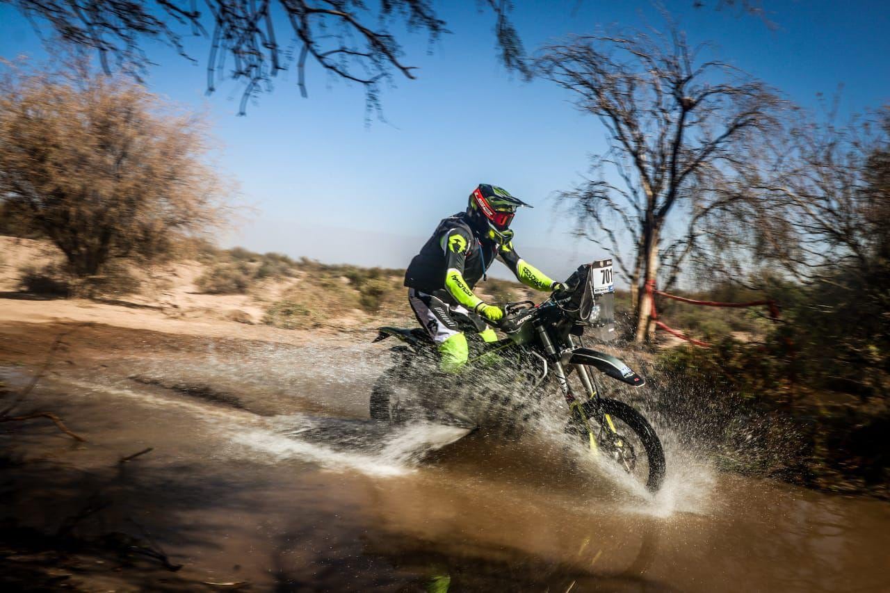 Gustavo Milutin, un empresario que comenzó a desandar el camino de la pasión por las motos, y en solo un año, con el profesionalismo, el entrenamiento y la preparación logró su sueño de correr el Desafío Ruta 40.