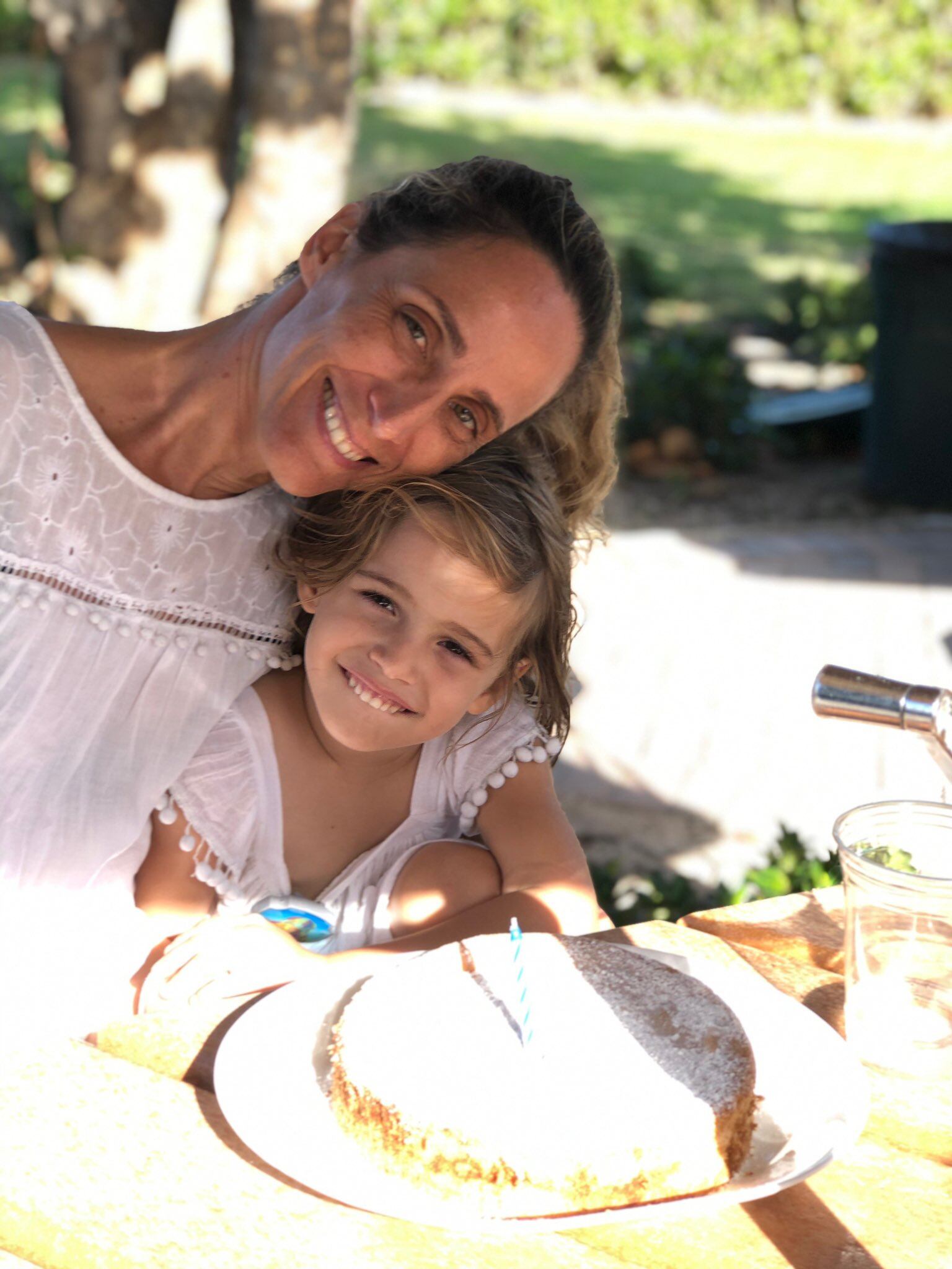 Graciela Cattarossi y su hija  Estella de 6 años