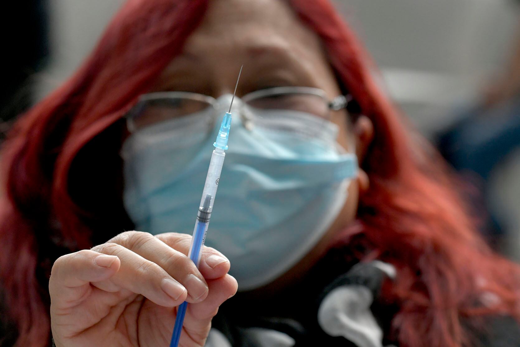 Cientos de vacunadores  trabajan a diario en los centros de salud, vacunatorios y hospitales, en estos tiempos de pandemia por Covid -19. Foto: Orlando Pelichotti / Los Andes