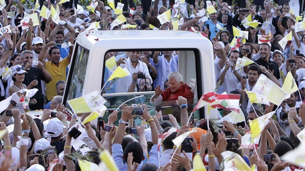 Para credos diferentes. En la convocatoria de ayer de Benedicto XVI había cristianos, pero también cientos de musulmanes de la región (AP).