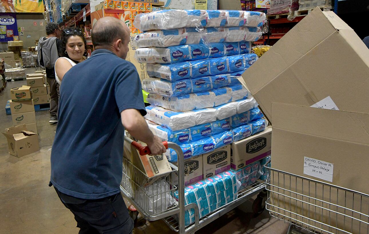 Compras en supermercados y mayoristas.

Foto. Orlando Pelichotti