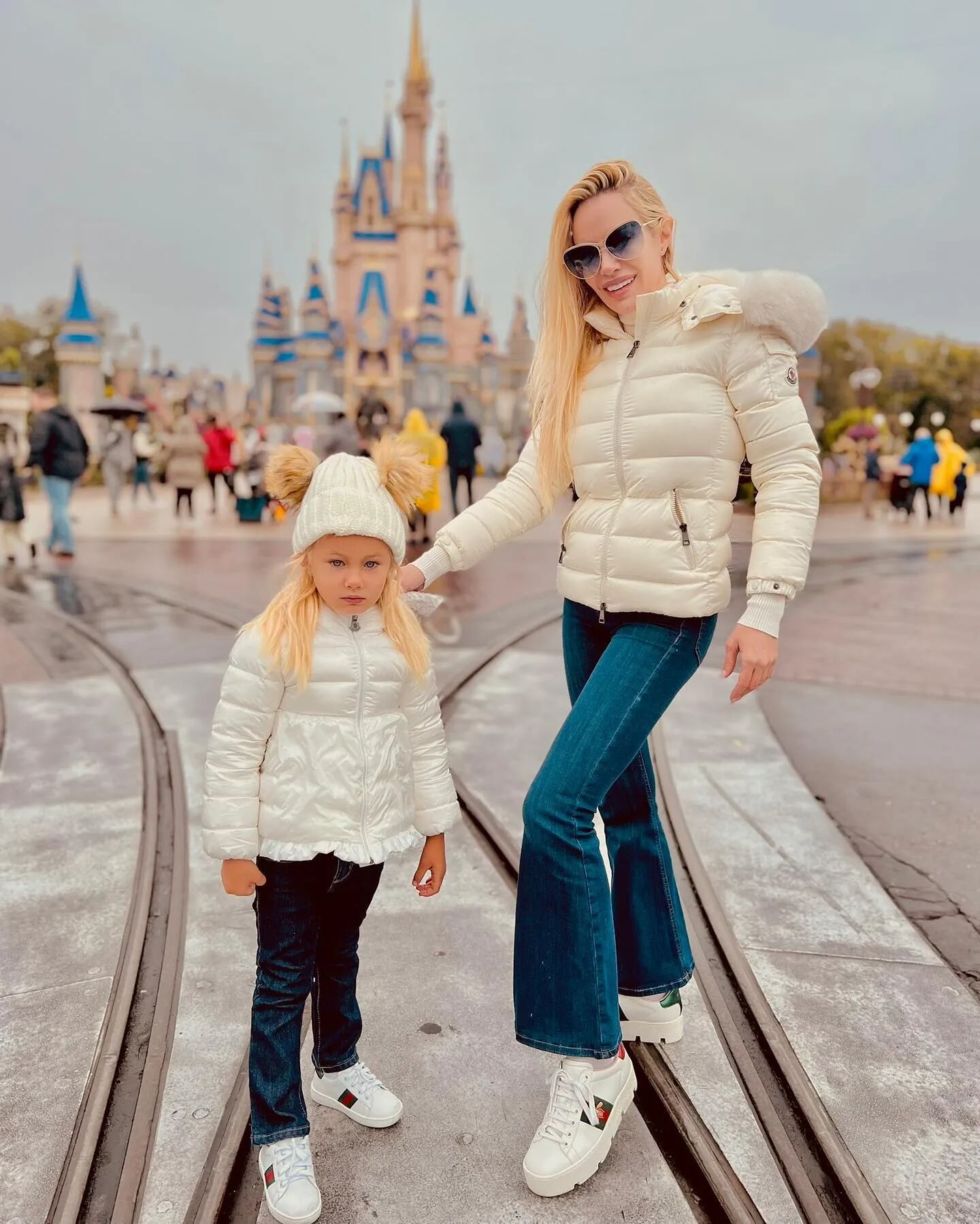 Luciana Salazar, con su hija, Matilda Salazar.