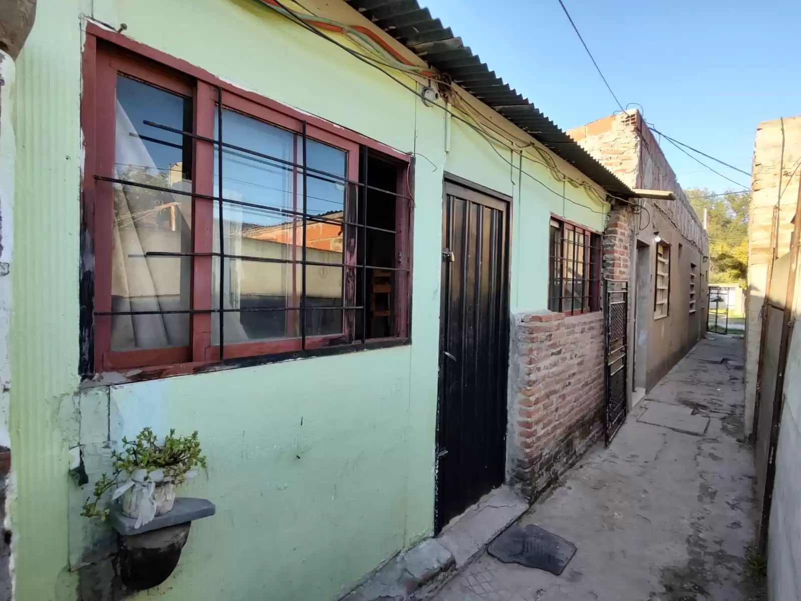 Frente de la vivienda donde se registró el hecho. Foto: La Brújula 24