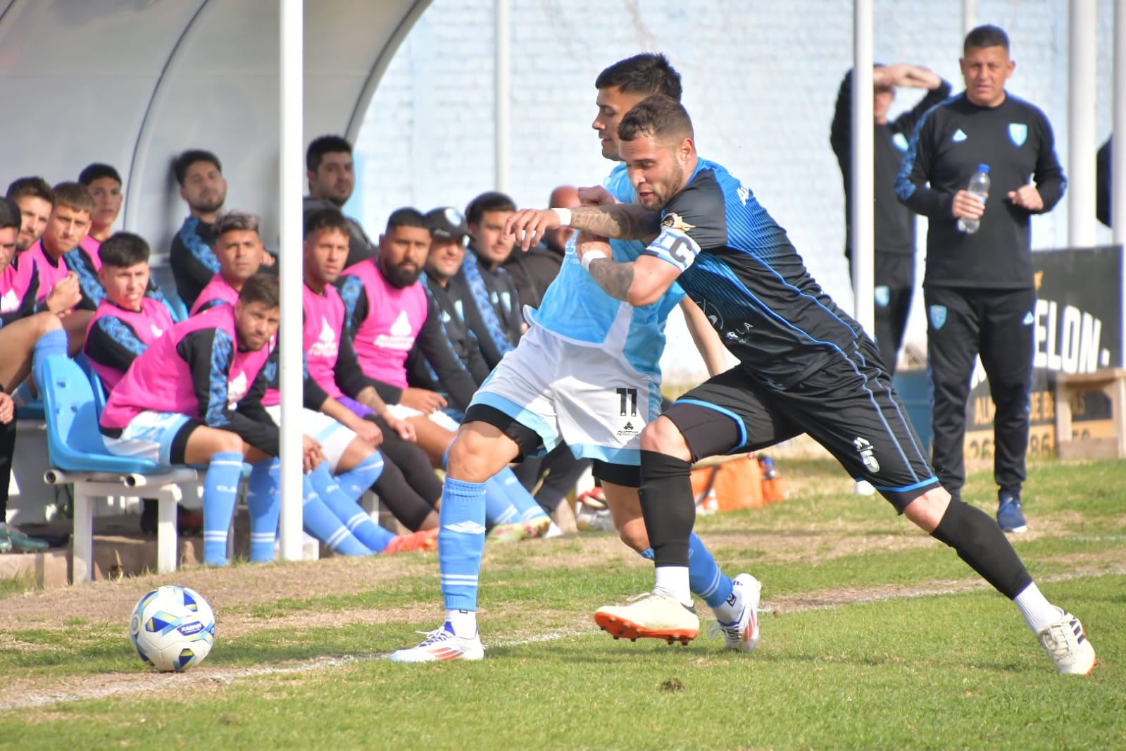 En el complemento, el equipo de Jofré, dominó claramente y lo puso contra un arco a Bolívar.