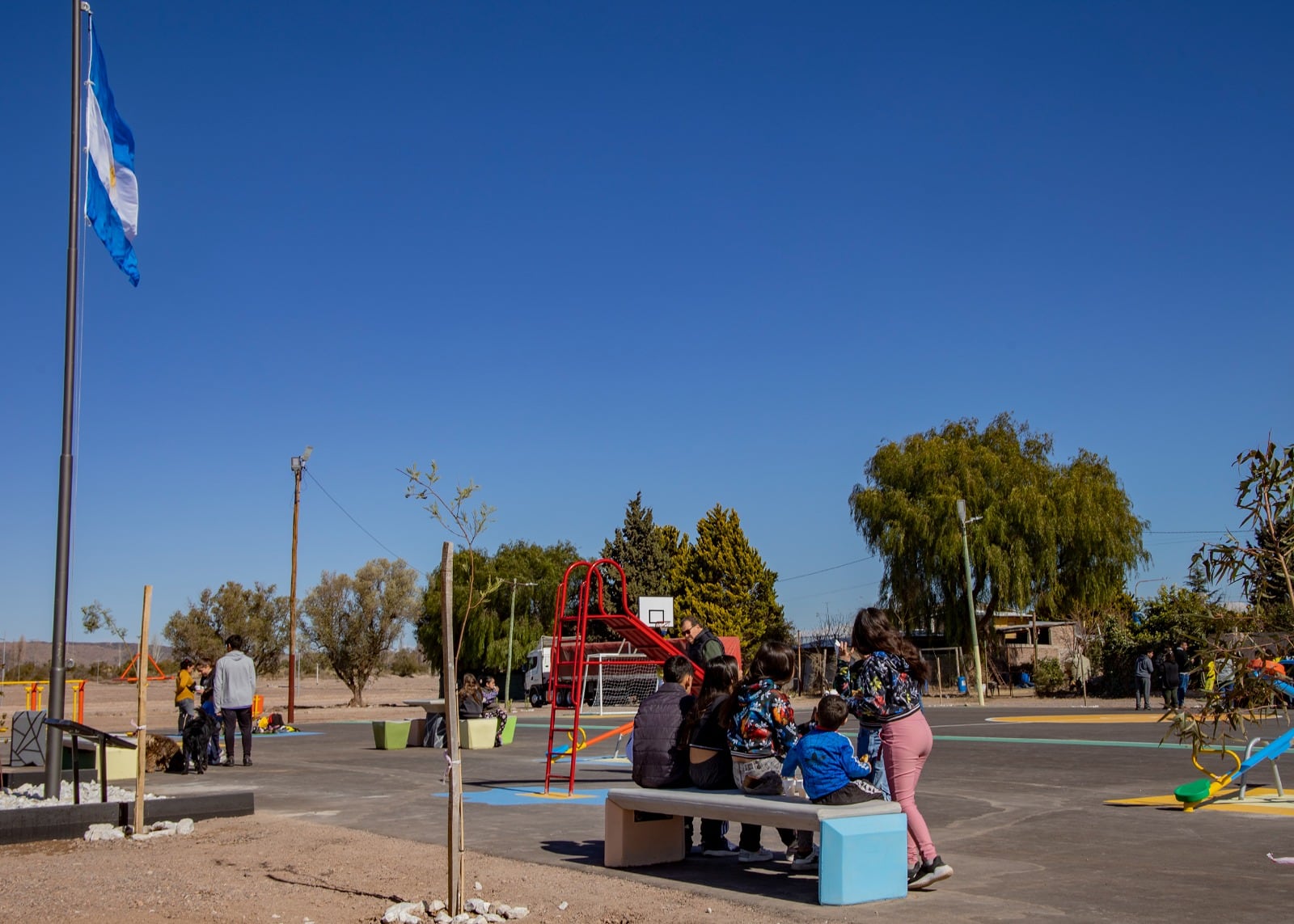 Stevanato inauguró un nuevo espacio deportivo en el Barrio Stein