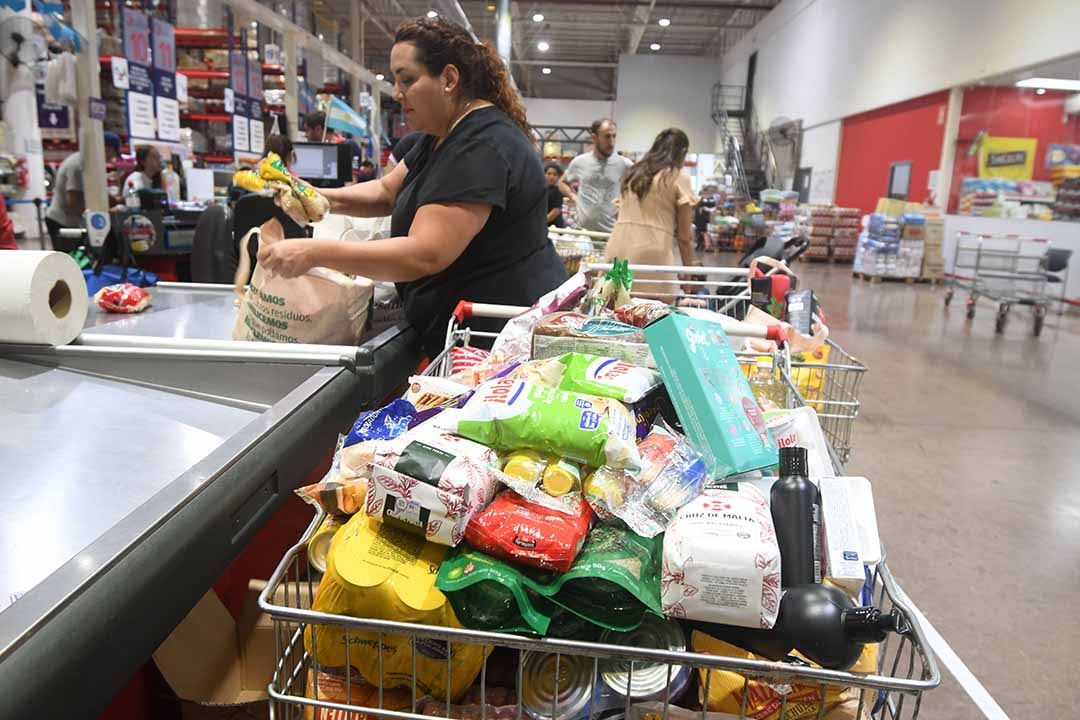 Favorecidos por el tipo de cambio, se espera que los turistas trasandinos aprovechen las ofertas en supermercados y shoppings. Esta situación viene ocurriendo desde hace algunos meses y llama la atención de los locales. / Foto: José Gutiérrez / Los Andes