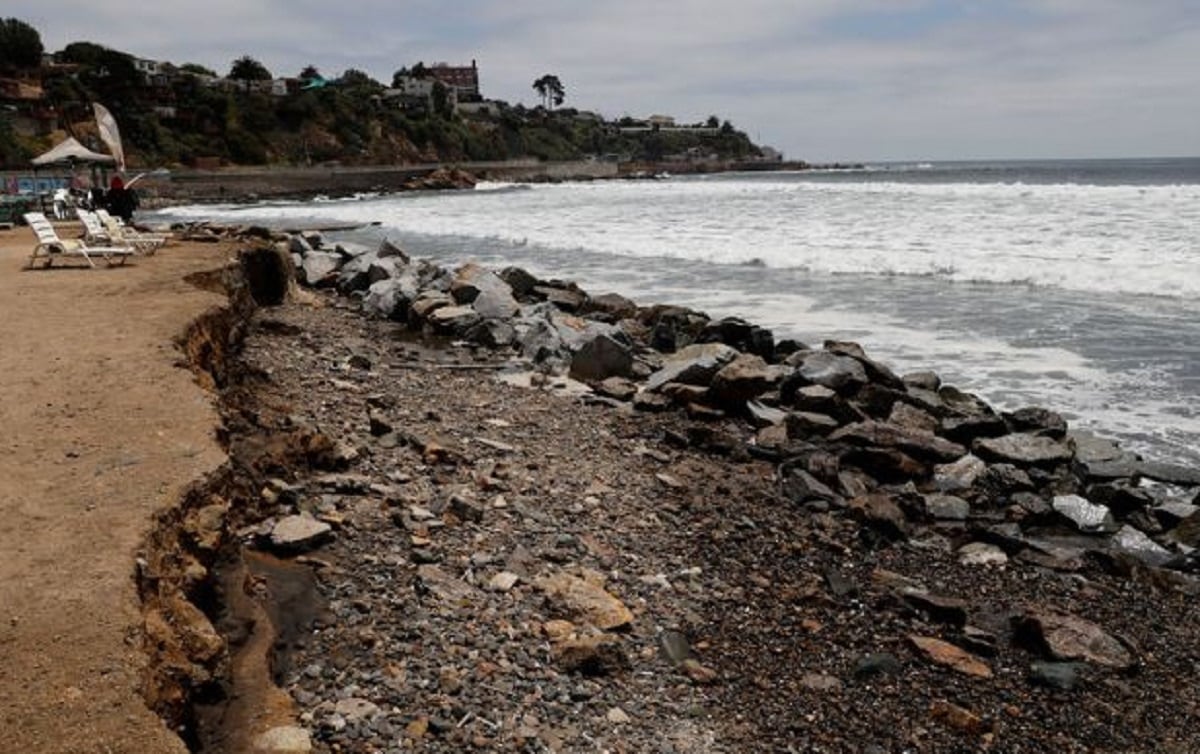 Marejadas "borraron" la playa La Boca en Concón, Chile (Gentileza / ATON)