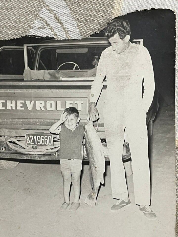 Daniel Ricart junto a su padre.