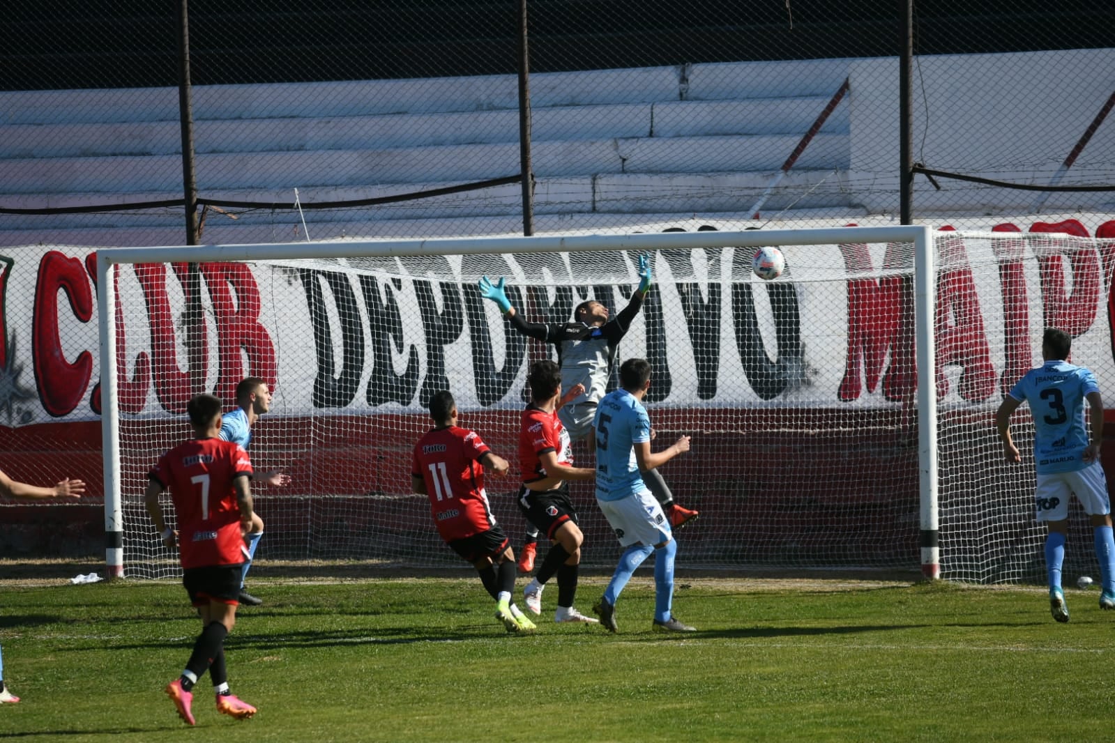 Facundo Castelli fue el autor del primer gol "cruzado".