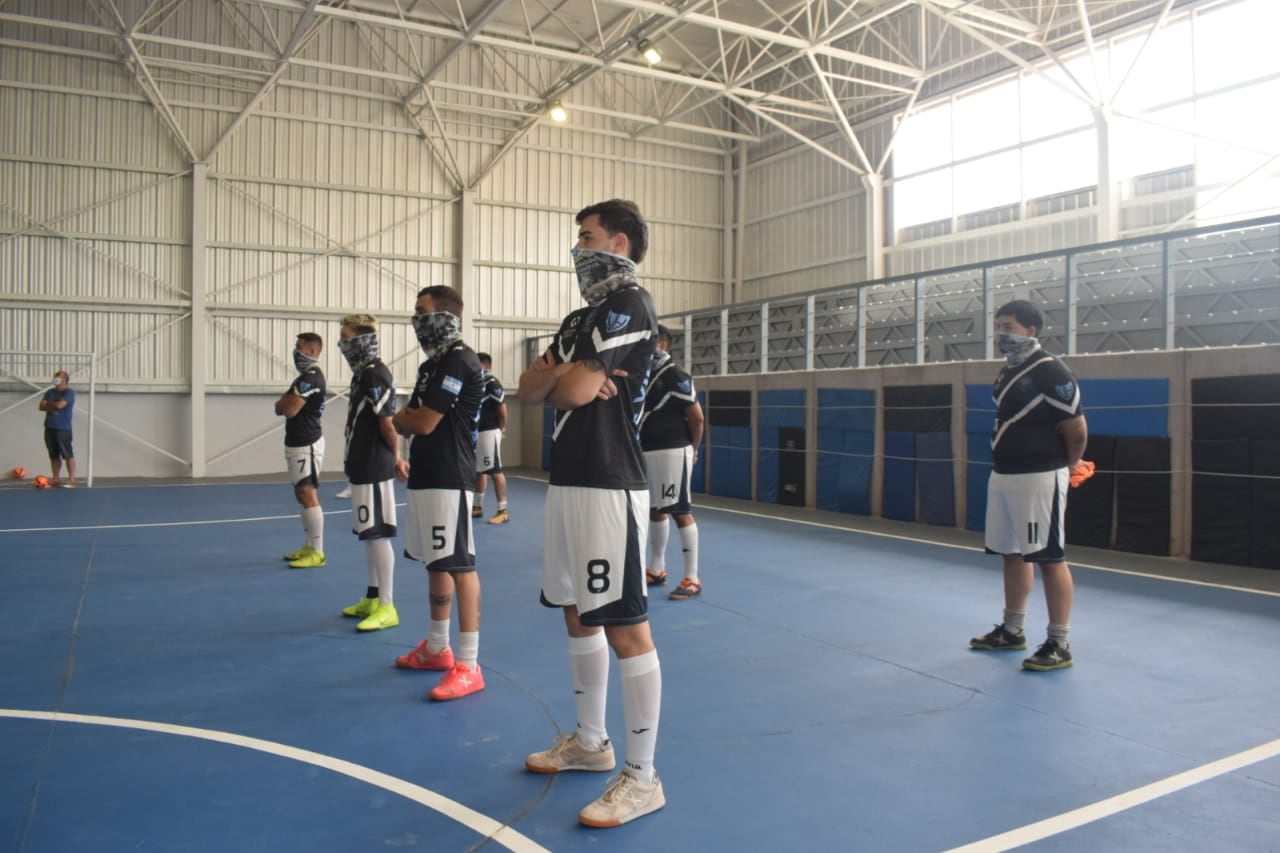 El renovado club fue reinaugurado con un amistoso de futsal.