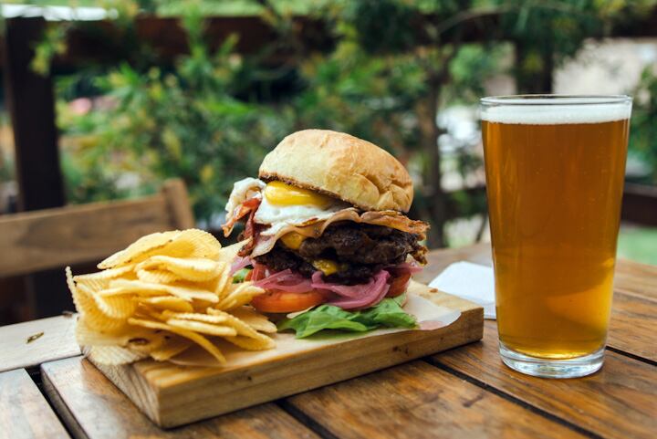 Lo ideal es que la carne molida sea lo más fresca posible y sepamos de qué estará hecha.