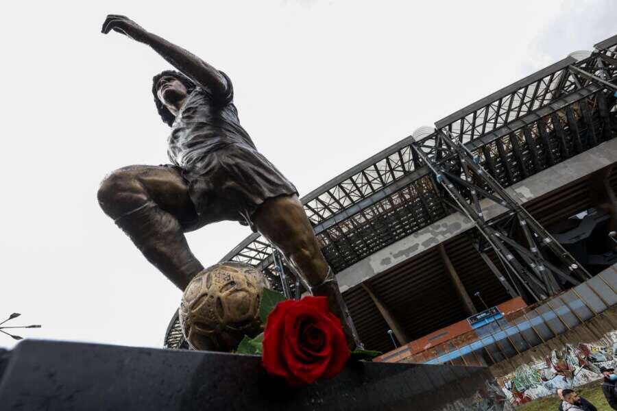 La estatua de Maradona