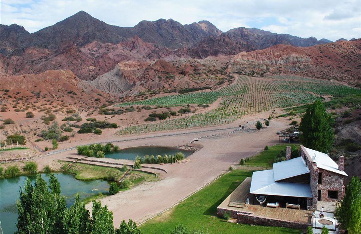 Ubicado a 2.000 metros sobre el nivel del mar, la estancia vitivinícola se encuentra entre las más destacadas de la provincia. Instagram: Estancia Uspallata