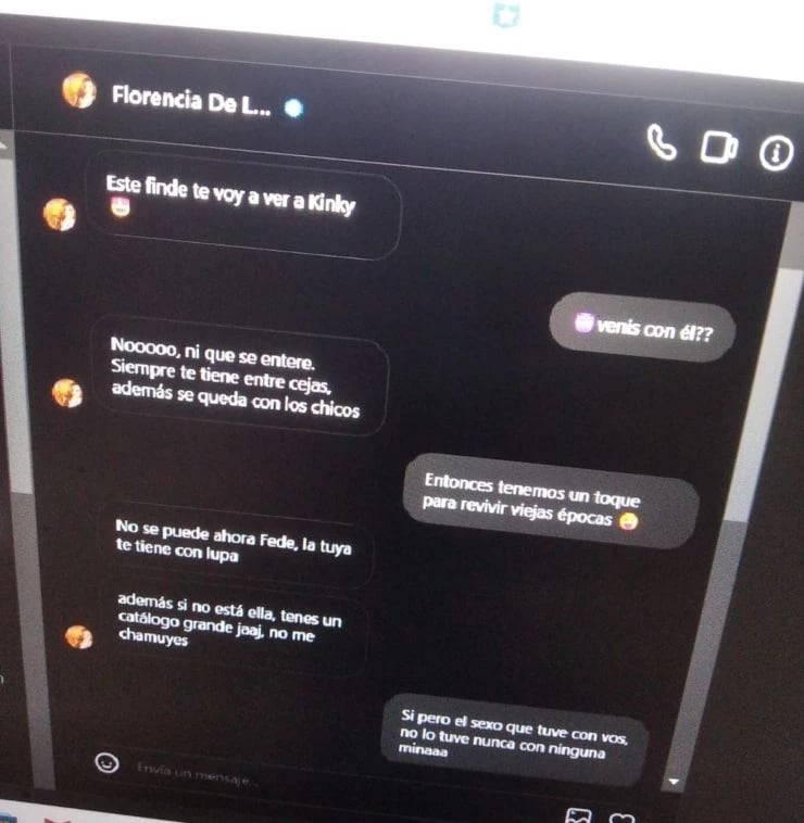 Se filtraron chat subidos de tono de Federico Bal y Flor de la V y estalló la web.