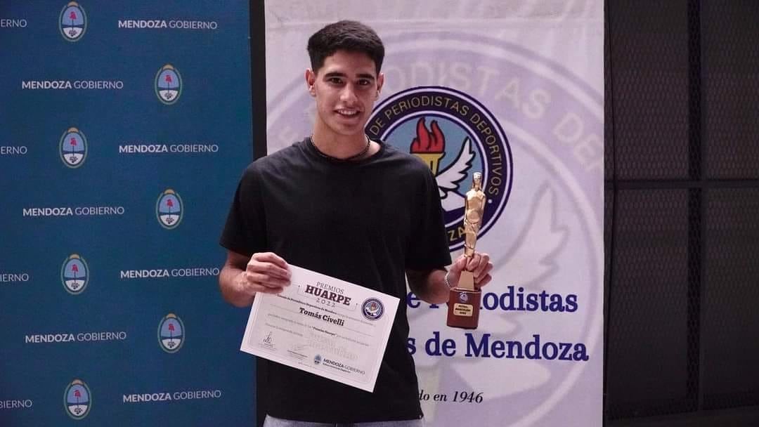 Tomás Civelli, ganador del Premio Huarpe en futsal masculino. / Gentileza.