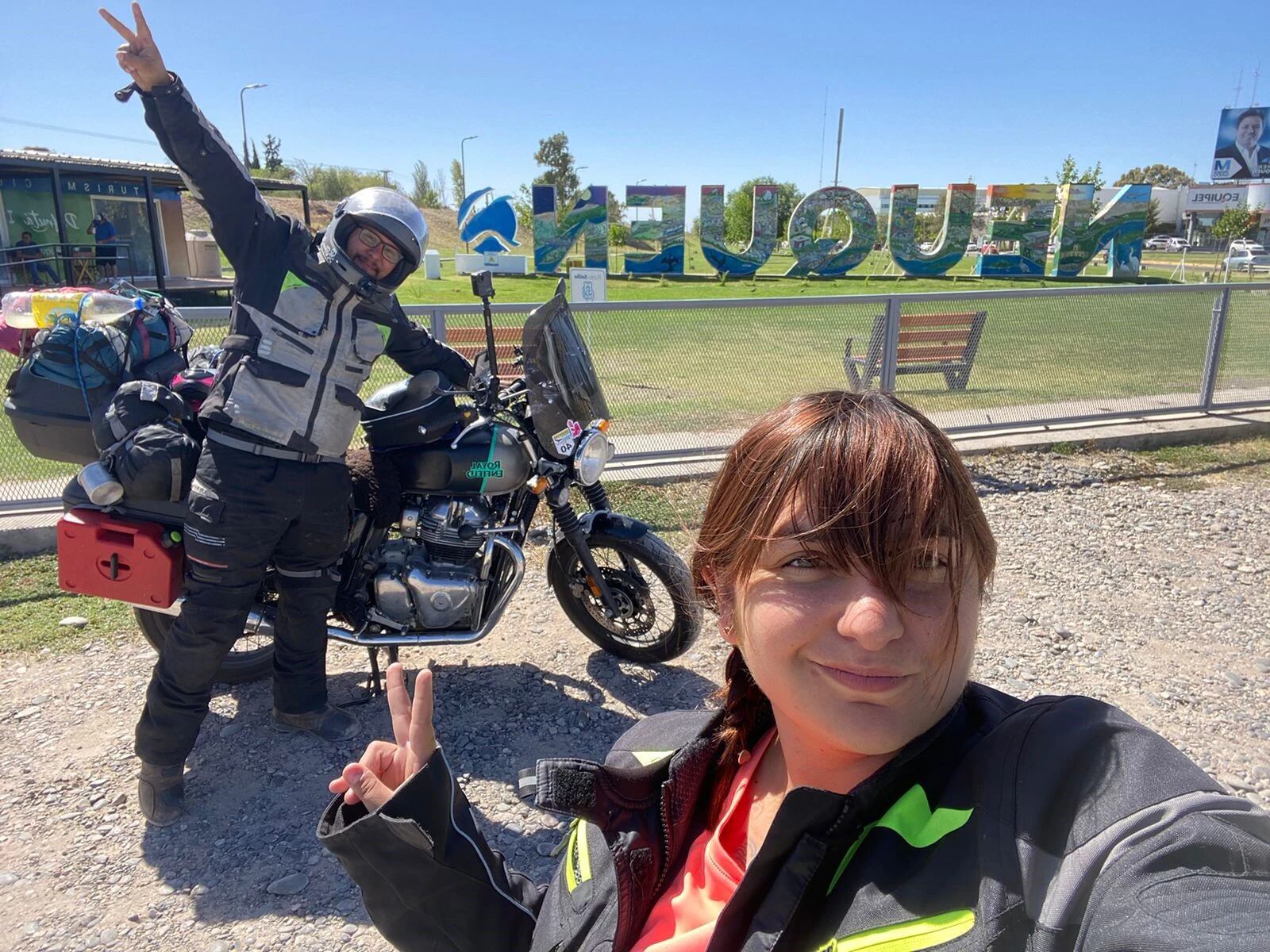 Los motociclistas no pararon de fotografiarse en cada rincón del país.