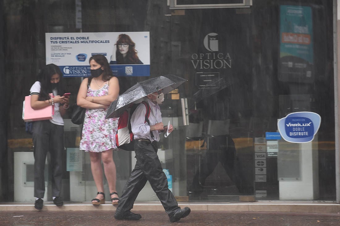 Una fuerte tormenta azotó a Mendoza este miércoles, cayó granizo en distintos puntos de la provincia. Foto: José Gutierrez / Los Andes.