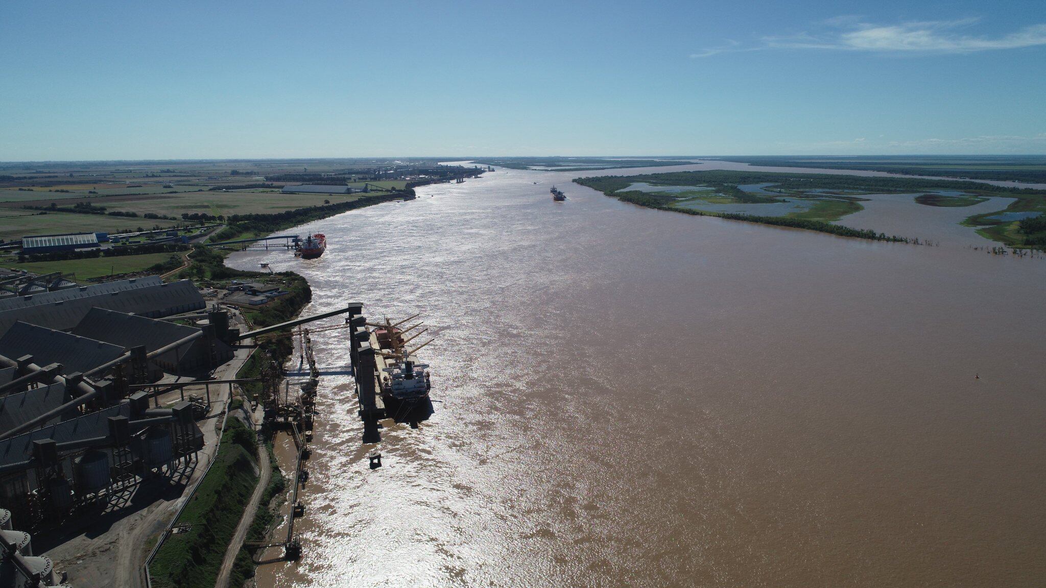 La polémica se debe al peaje que aplica el gobierno argentino sobre la Hidrovía de los ríos Paraguay-Paraná y que rechazan los países vecinos.