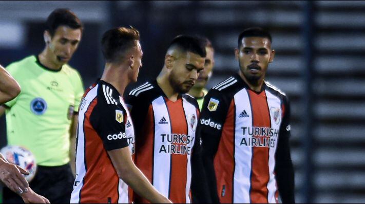 Preocupación de los jugadores del Millo tras el empate. / Gentileza