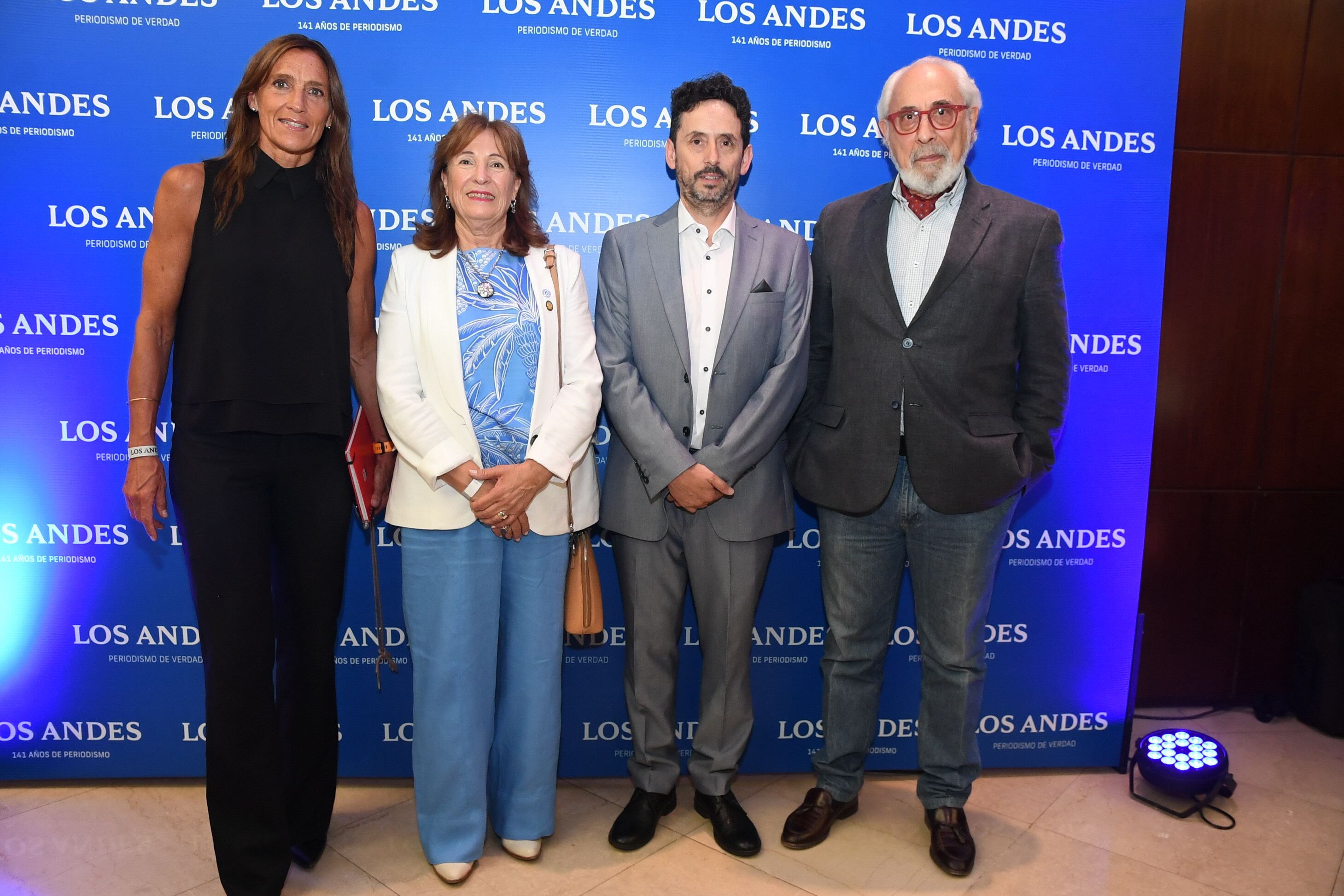 Laura Horta, Esther Sánchez, Rectora de la Universidad Nacional de Cuyo, Pablo Dellazoppa y Santiago Kovadloff.