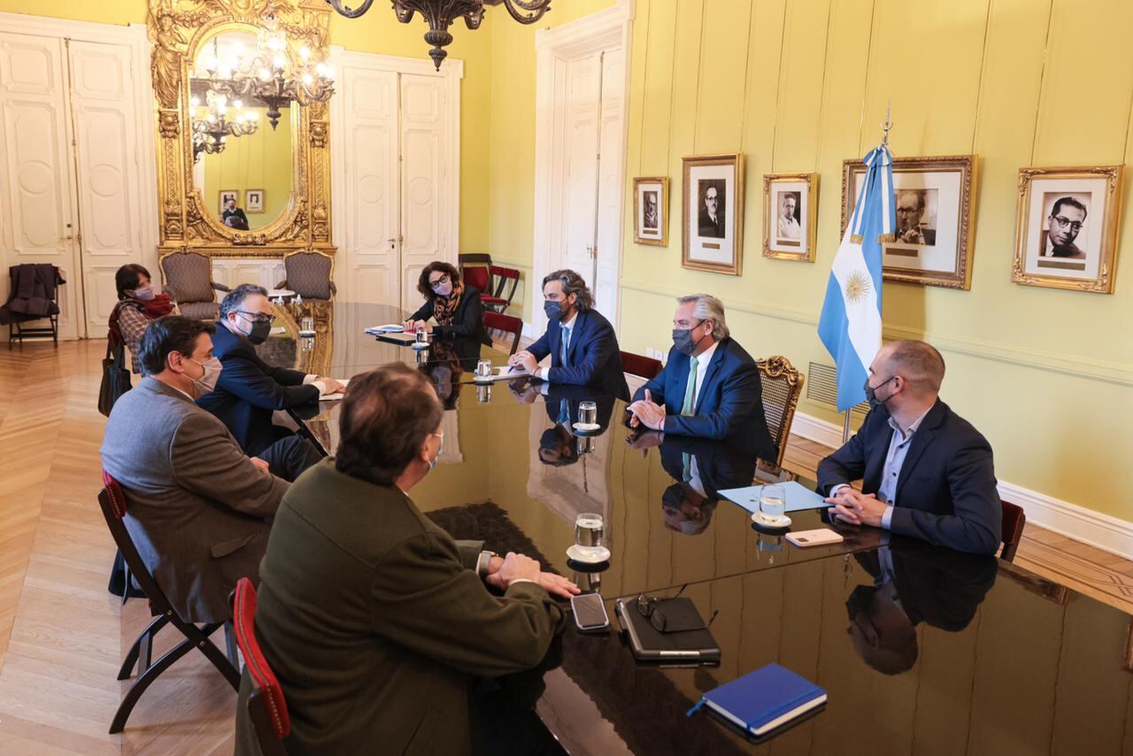 El Presidente participó en la reunión del Gabinete económico.