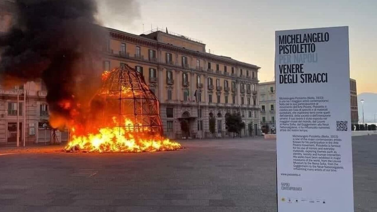 Quemaron la "Venus de los trapos" - Foto Corriere Torino