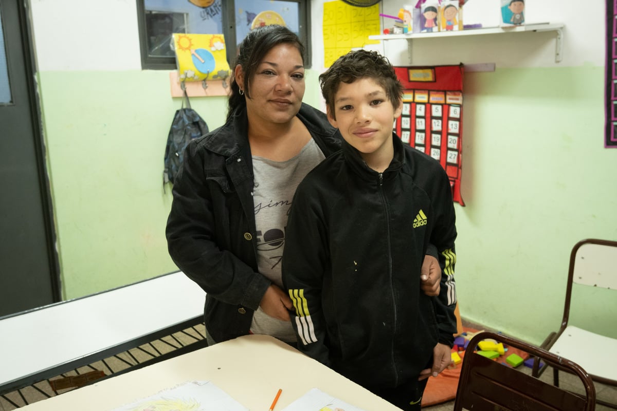 Joaquin Caceres
Joaquin padece de autismo, le gusta mucho dibujar y necesita una computadora para poder ver las series de dibujos animados que más le gustan, tiene 4 hermanos y a su madre Ana Belen se le hace imposible poder comprarle una.

Foto: Ignacio Blanco / Los Andes  