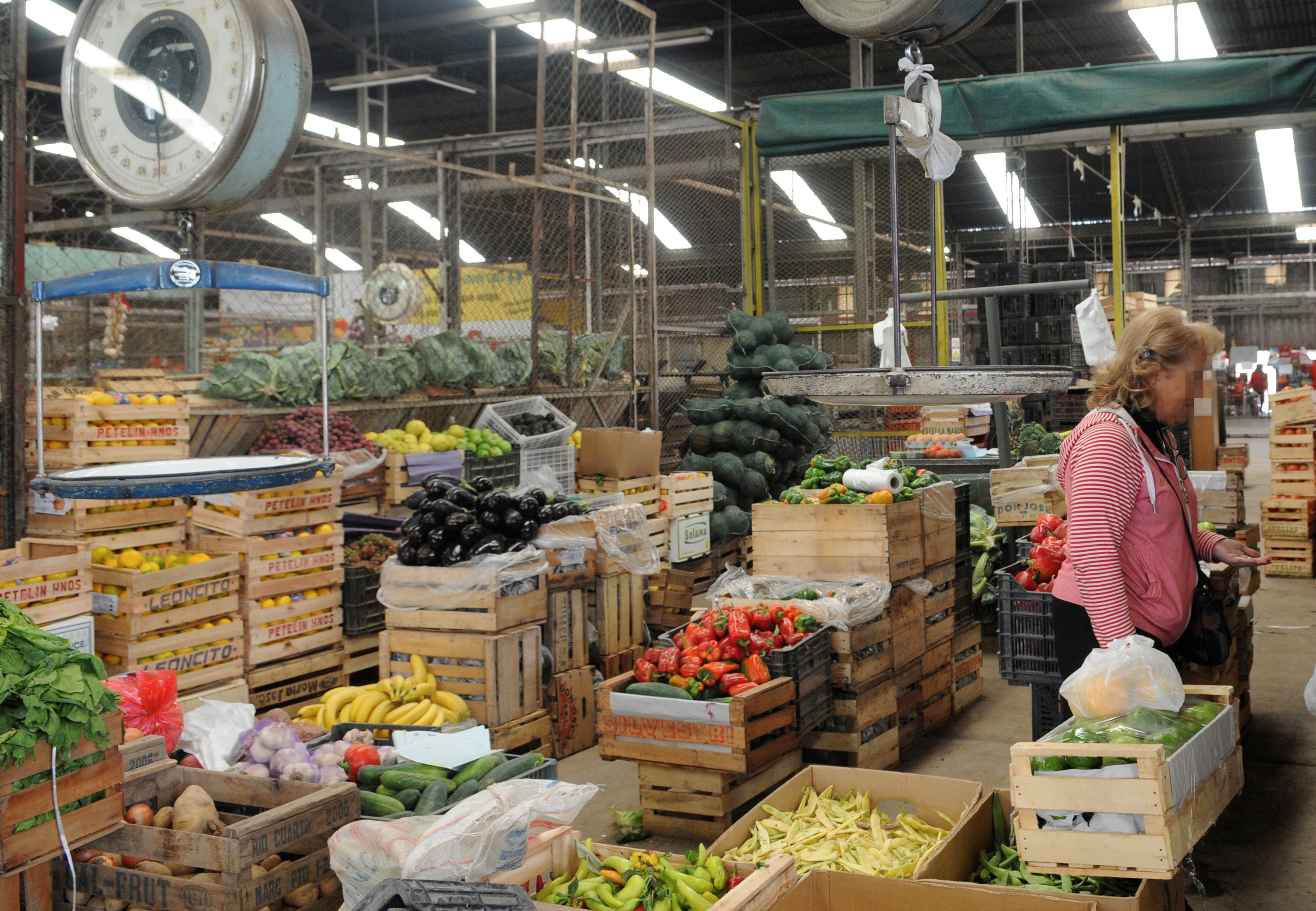 Venta en el Mercado Cooperativo de Godoy Cruz.