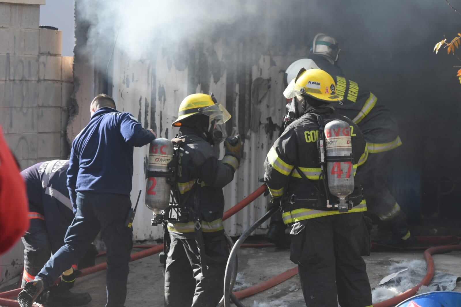 Incendio en una ferretería de Godoy Cruz. Ignacio Blanco