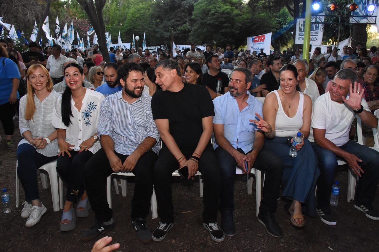 Asunción de Autoridades del PJ. Anabel Fernández Sagasti, Flor Destéfanis, Gustavo Aroma, Sergio Giménez, Martín Hinojosa, Marisa Uceda y Adolfo Bermejo. Foto: Mariana Villa / Los Andes