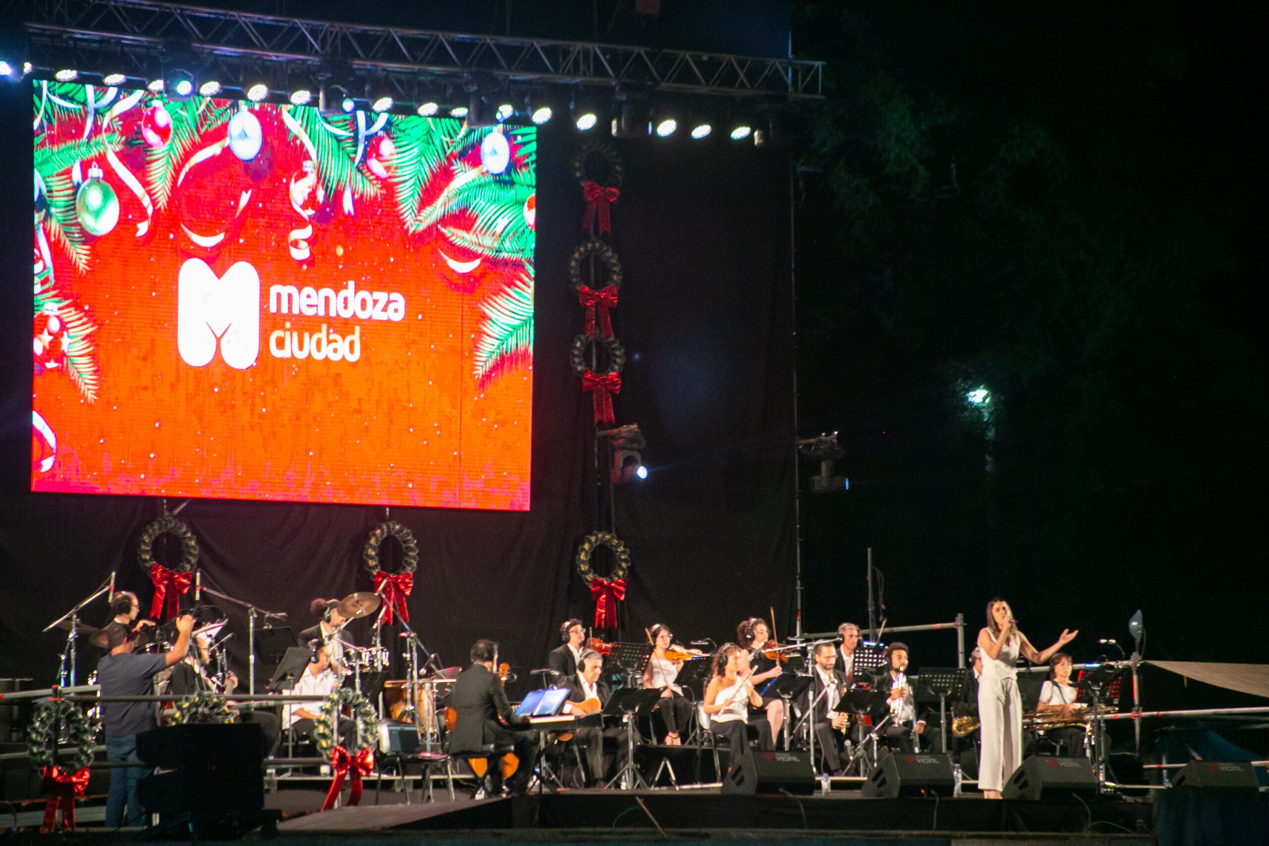 Con dos noches mágicas, más de 15 mil personas celebraron la Navidad en la Ciudad