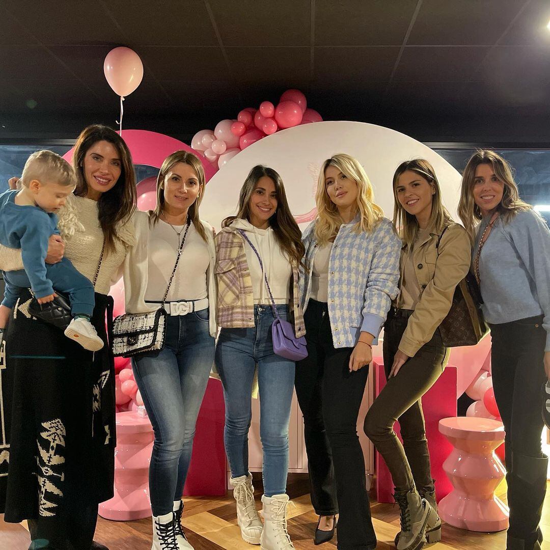 Antonela Roccuzzo asistió al cumpleaños de Isabella, aunque no hay rastros de que sus hijos hayan ido con ella.