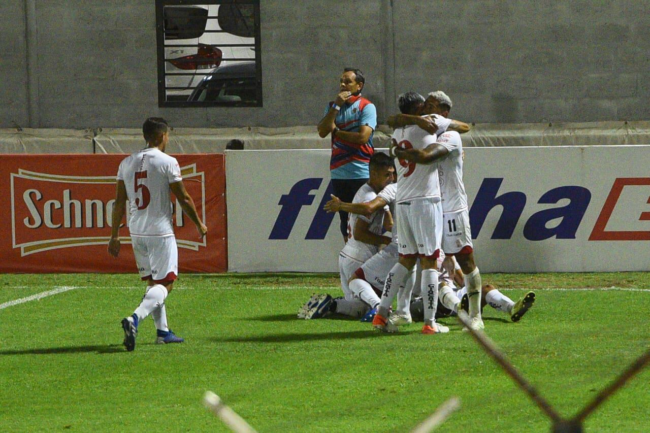 Huracán Las Heras le ganó a Arsenal por la Copa Argentina.